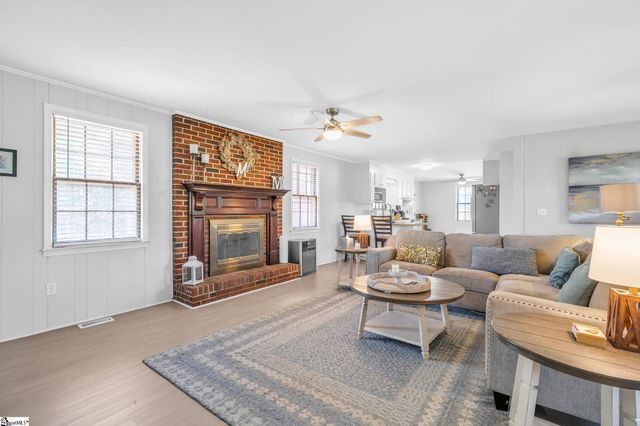 101 Colonial Lane, Simpsonville, SC 29681