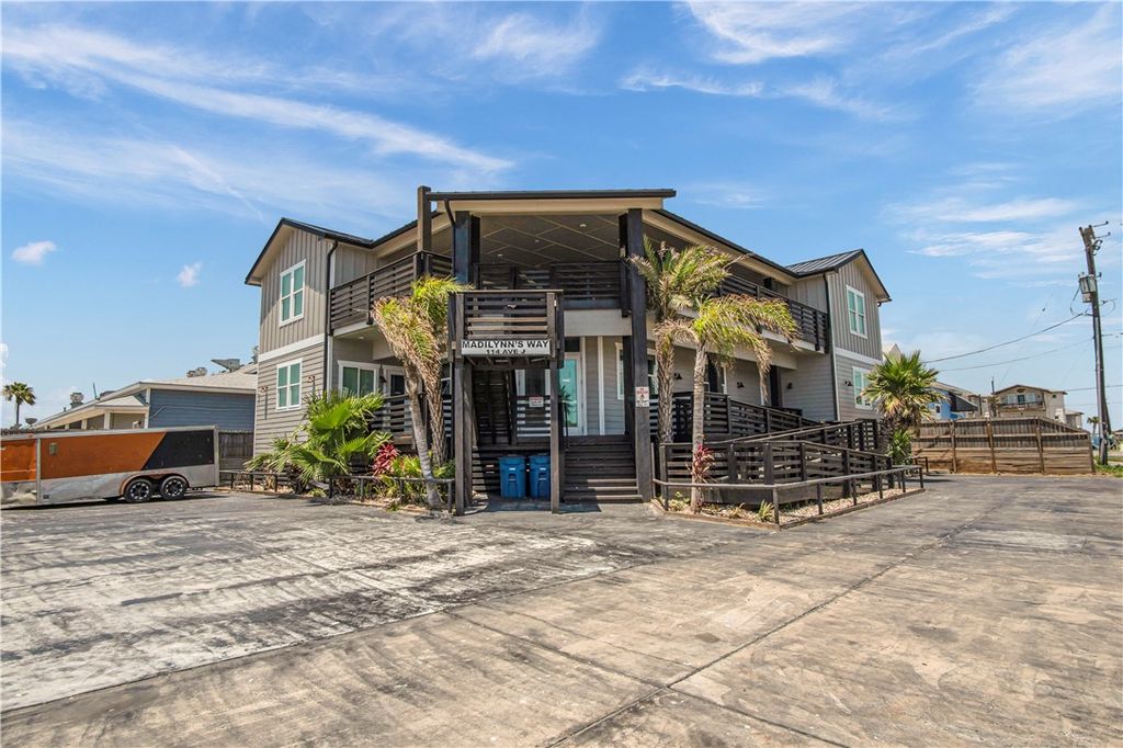 114 E Avenue J, Port Aransas, TX 78373 — photo 2