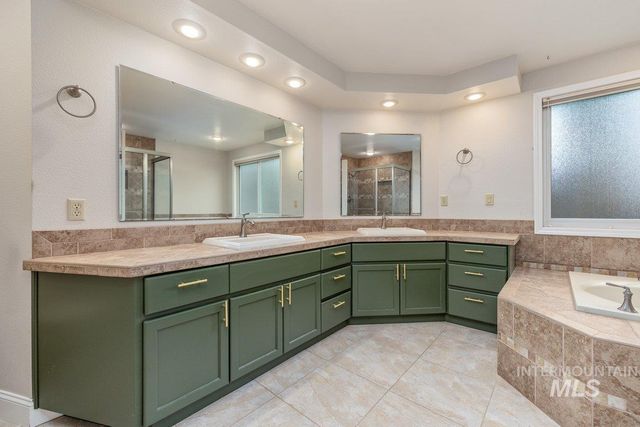 9922 W Aladar Ct, Boise, ID 83704
