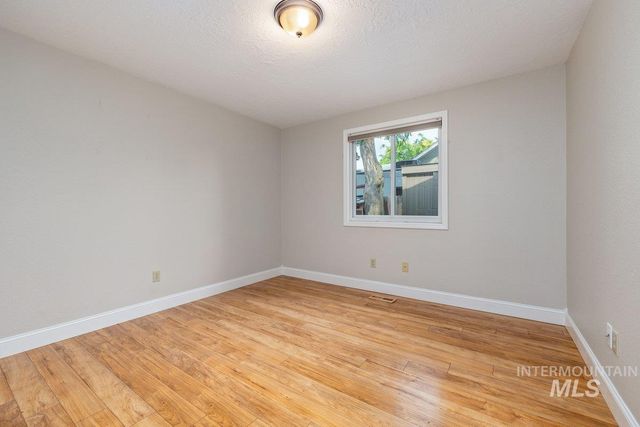 9922 W Aladar Ct, Boise, ID 83704