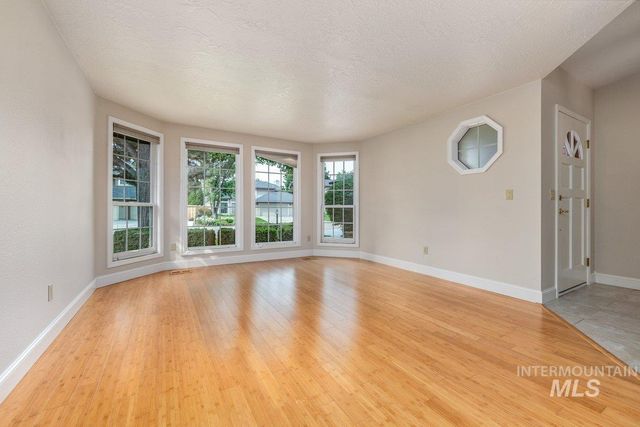 9922 W Aladar Ct, Boise, ID 83704