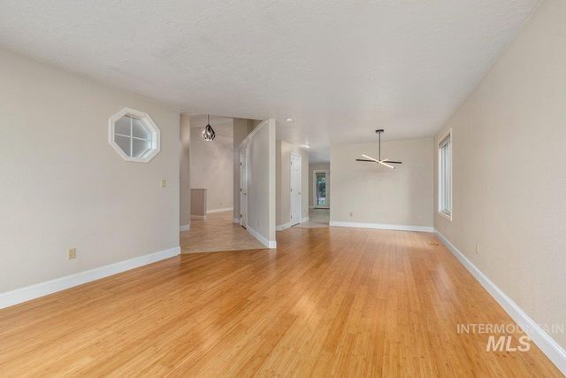 9922 W Aladar Ct, Boise, ID 83704