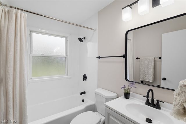 266 Barnes Drive, Tallmadge, OH 44278