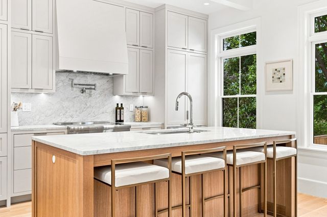 13 Hubbard Avenue 13, Cambridge, MA 02140