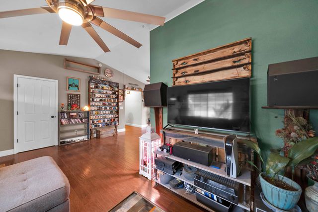 1020 Gray Pine Way, Shasta Lake, CA 96019