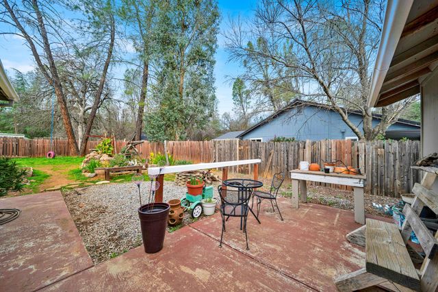 1020 Gray Pine Way, Shasta Lake, CA 96019