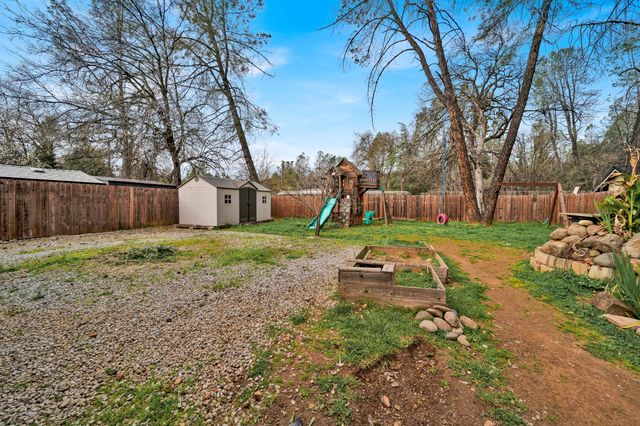 1020 Gray Pine Way, Shasta Lake, CA 96019