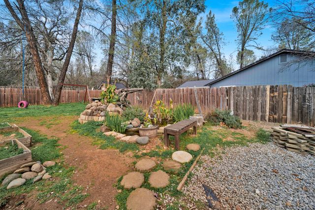 1020 Gray Pine Way, Shasta Lake, CA 96019
