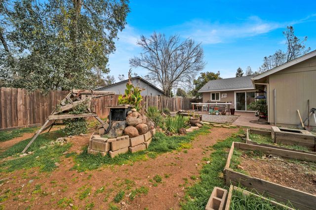 1020 Gray Pine Way, Shasta Lake, CA 96019