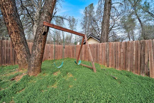 1020 Gray Pine Way, Shasta Lake, CA 96019