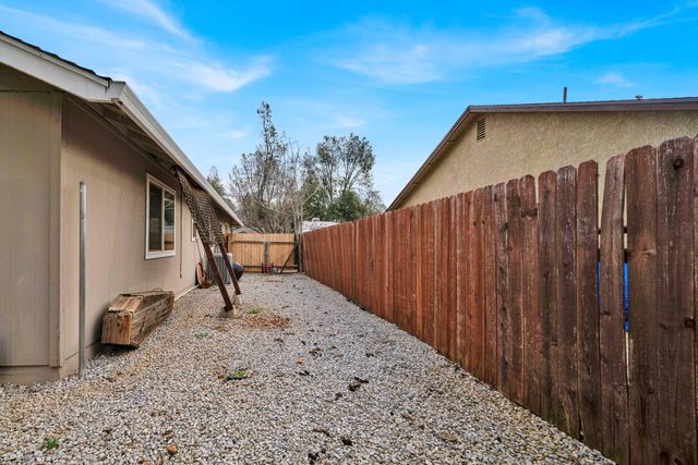 1020 Gray Pine Way, Shasta Lake, CA 96019