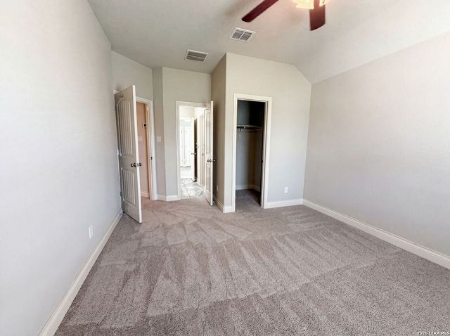 1058 CEDAR GLEN DR, New Braunfels, TX 78132