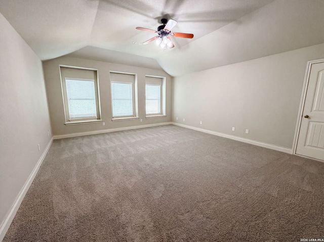 1058 CEDAR GLEN DR, New Braunfels, TX 78132