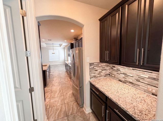 1058 CEDAR GLEN DR, New Braunfels, TX 78132