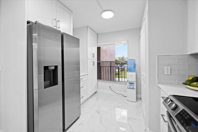 4570 NW 18TH Avenue 310, Deerfield Beach, FL 33064