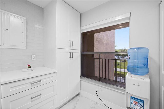 4570 NW 18TH Avenue 310, Deerfield Beach, FL 33064