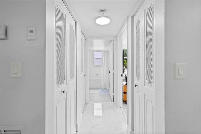 4570 NW 18TH Avenue 310, Deerfield Beach, FL 33064