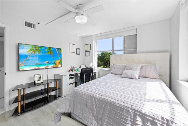 4570 NW 18TH Avenue 310, Deerfield Beach, FL 33064