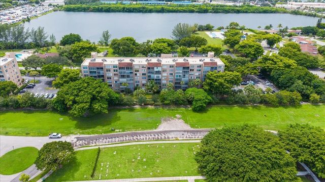 4570 NW 18TH Avenue 310, Deerfield Beach, FL 33064