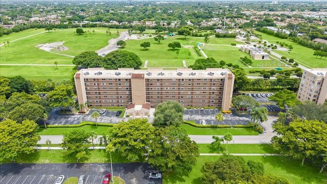 4570 NW 18TH Avenue 310, Deerfield Beach, FL 33064