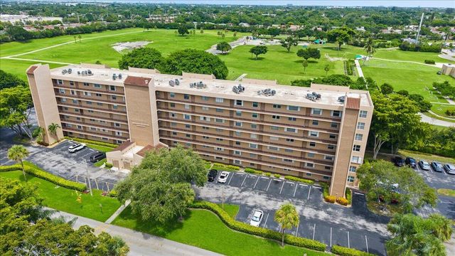 4570 NW 18TH Avenue 310, Deerfield Beach, FL 33064
