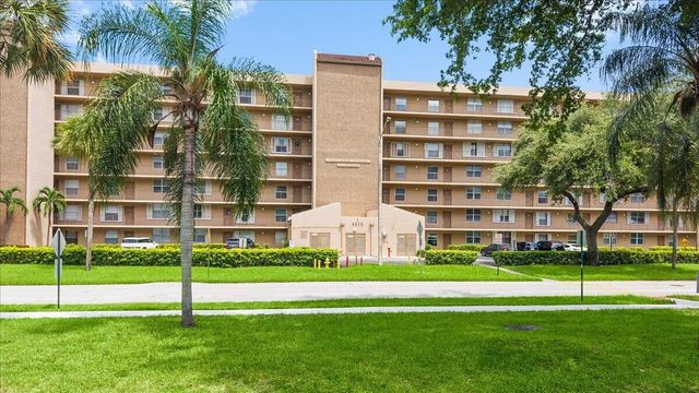 4570 NW 18TH Avenue 310, Deerfield Beach, FL 33064
