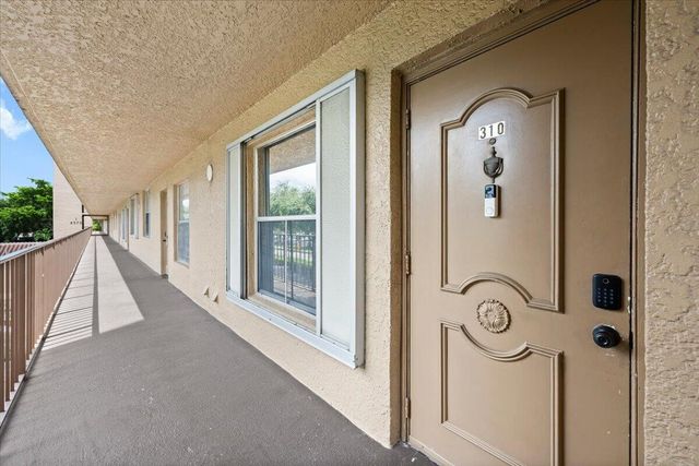 4570 NW 18TH Avenue 310, Deerfield Beach, FL 33064