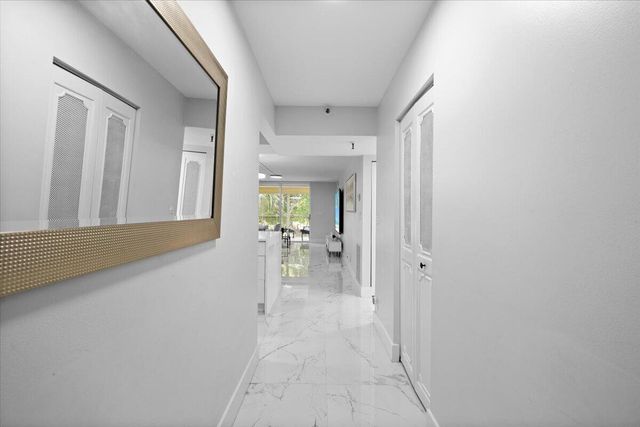 4570 NW 18TH Avenue 310, Deerfield Beach, FL 33064