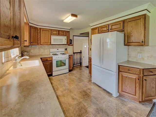 71 Fox Meadow Road, Greece, NY 14626