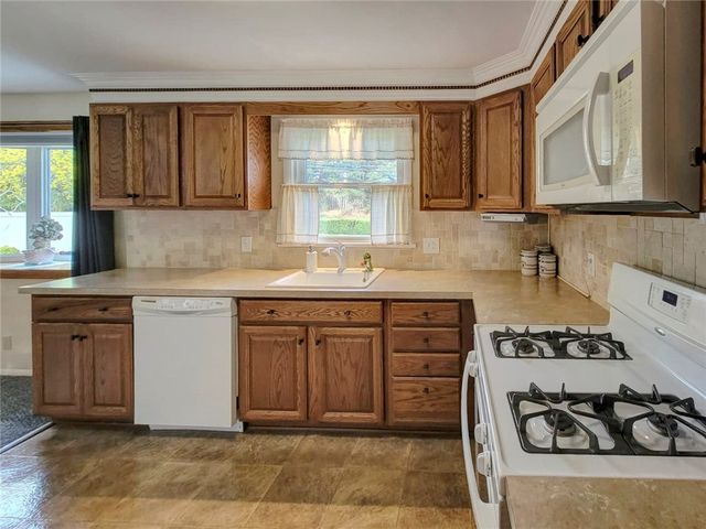 71 Fox Meadow Road, Greece, NY 14626