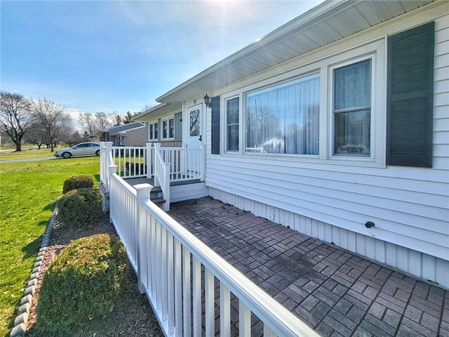 71 Fox Meadow Road, Greece, NY 14626