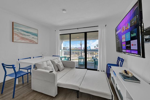 6102 Seawall Boulevard 233B, Galveston, TX 77551