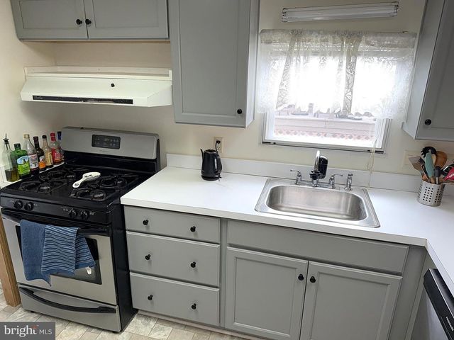 8423 HEARTWOOD RD, Jessup, MD 20794