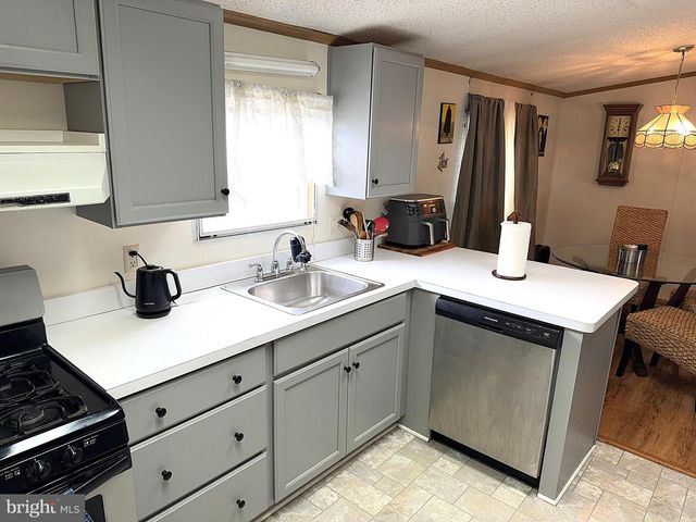 8423 HEARTWOOD RD, Jessup, MD 20794