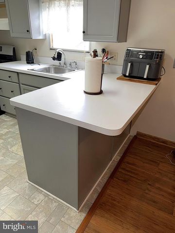8423 HEARTWOOD RD, Jessup, MD 20794