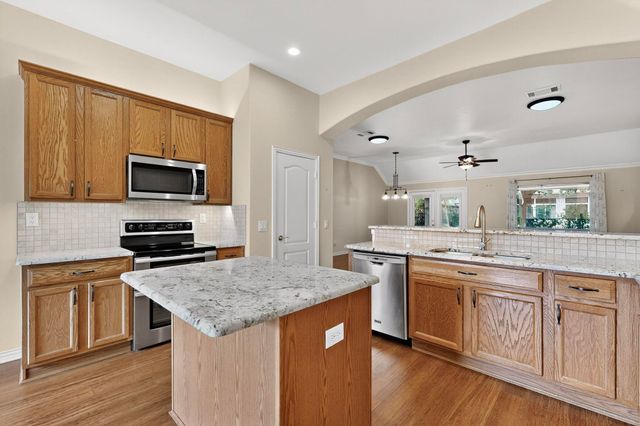 9516 Grandview Drive, Denton, TX 76207