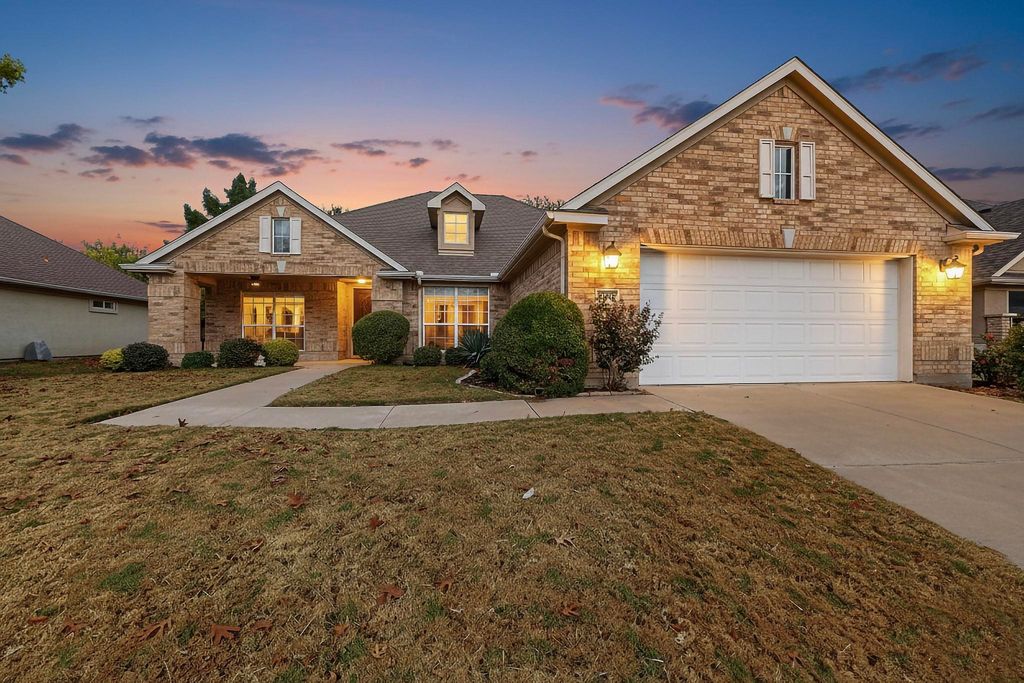 9516 Grandview Drive, Denton, TX 76207