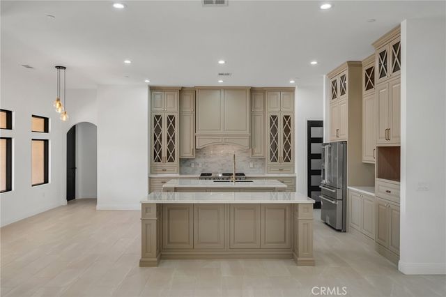 20721 Standing Rock, Apple Valley, CA 92307