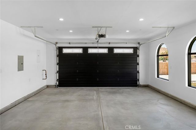 20721 Standing Rock, Apple Valley, CA 92307