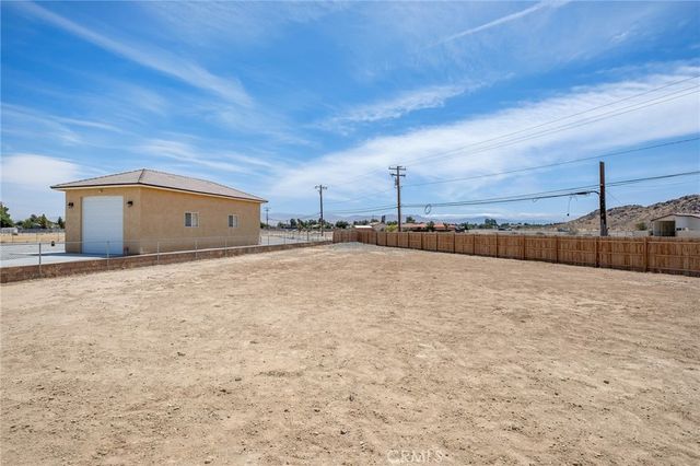20721 Standing Rock, Apple Valley, CA 92307