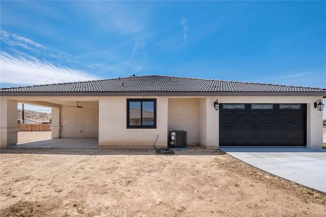 20721 Standing Rock, Apple Valley, CA 92307
