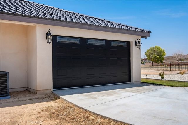 20721 Standing Rock, Apple Valley, CA 92307