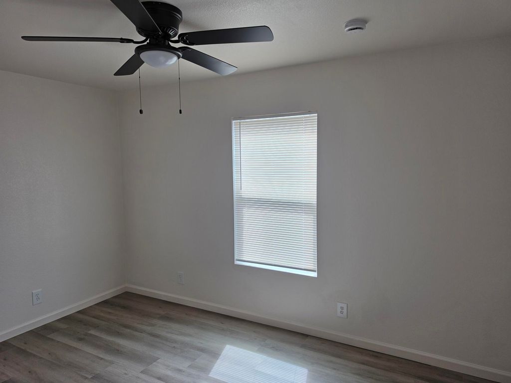 Image 4 of property listing at 102 E Riverside Avenue, San Angelo, TX 76905