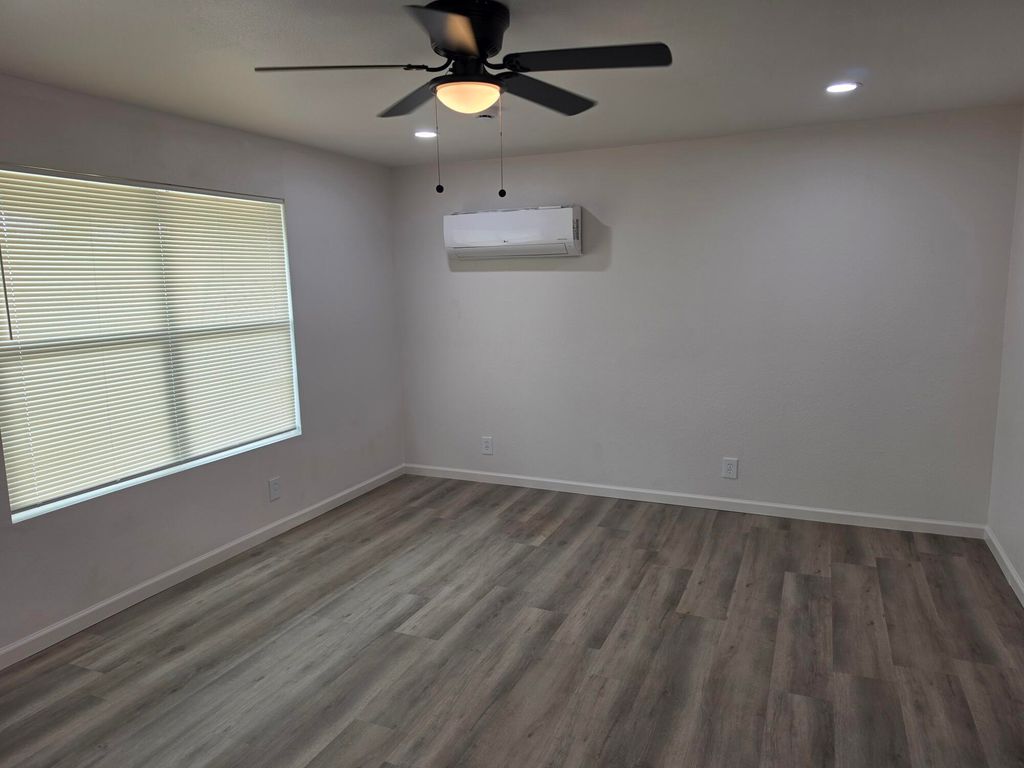 Image 5 of property listing at 102 E Riverside Avenue, San Angelo, TX 76905