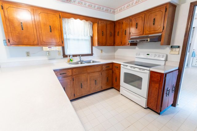 52 Curd Avenue, Williamsburg, KY 40769