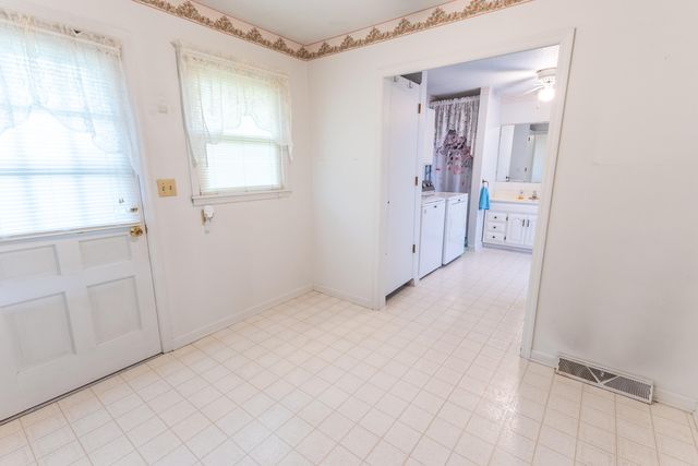 52 Curd Avenue, Williamsburg, KY 40769