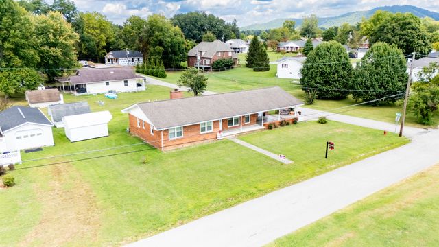 52 Curd Avenue, Williamsburg, KY 40769
