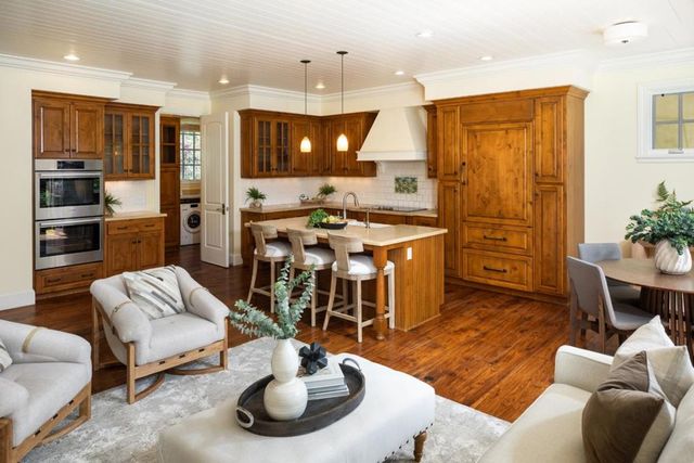 25550 Moody Road, Los Altos Hills, CA 94022