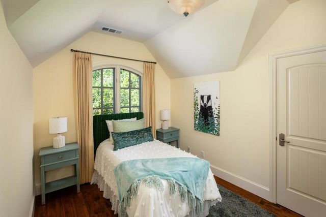 25550 Moody Road, Los Altos Hills, CA 94022