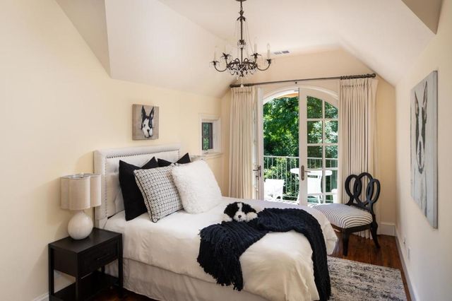 25550 Moody Road, Los Altos Hills, CA 94022